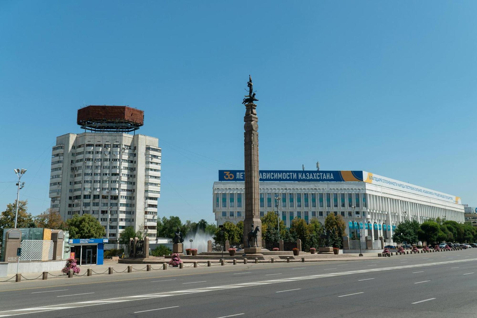 Nadezhda Apartments On Abay Avenue 59 Алма Ата Екстериор снимка